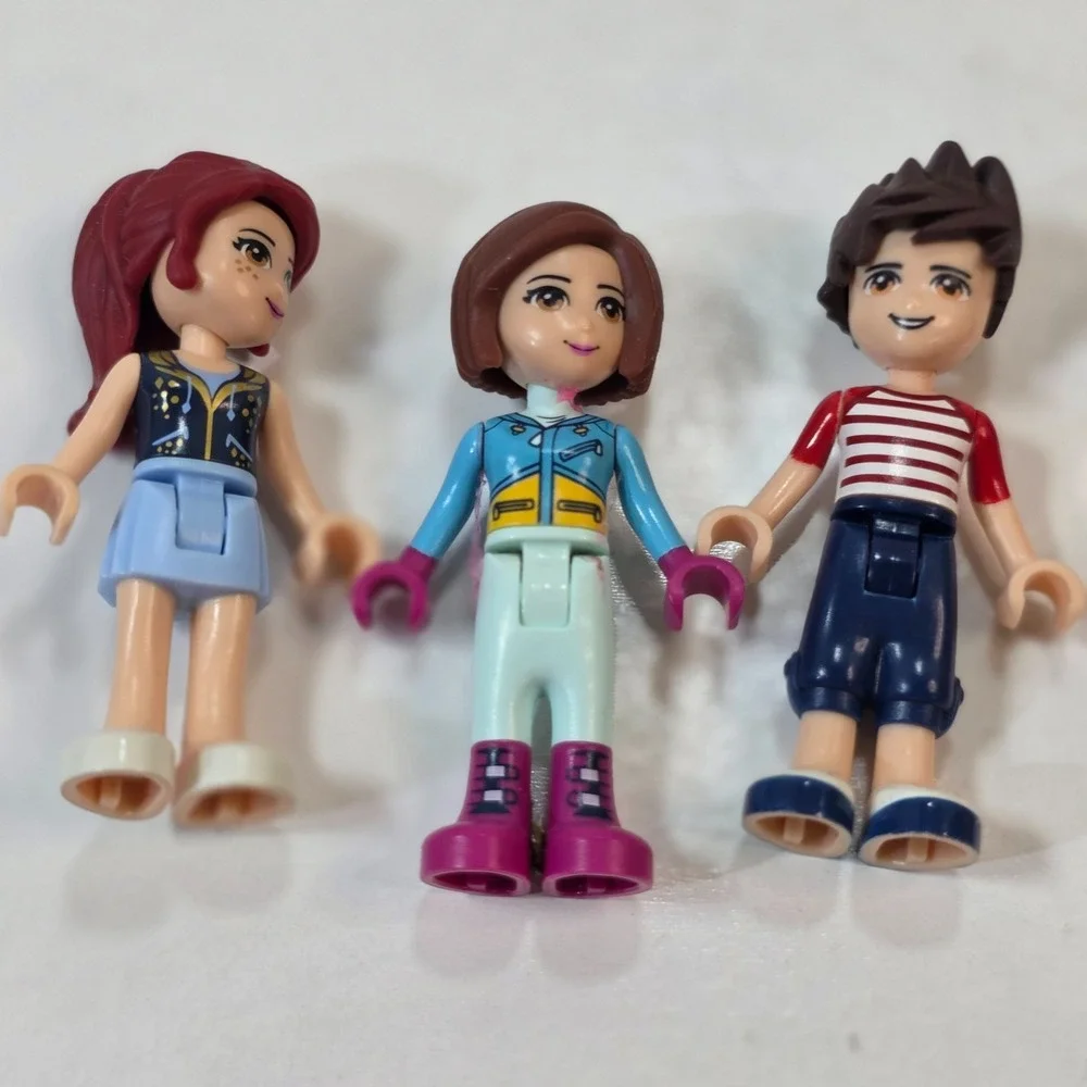 LEGO Friends Random LOT of 5 minifigures minifigs 4 girls 1 boy 2009, 2013, 2014